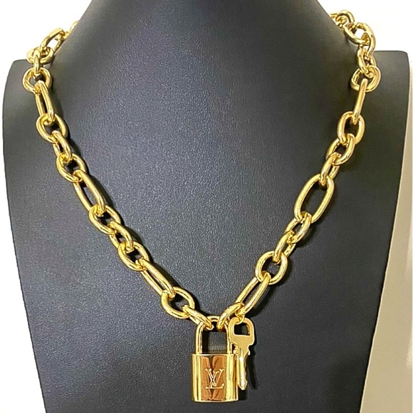 Gold Louis Vuitton Lock Key Necklace, Authentic, Chain Link, Number 317 - Picture 2 of 3